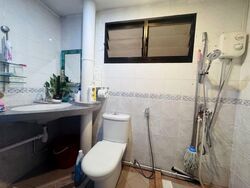Blk 577 Hougang Avenue 4 (Hougang), HDB Executive #538598911